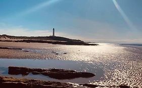 Skerry View - Overlooking The Moray Firth - Close To Beaches, Harbour, Shops And Restaurants